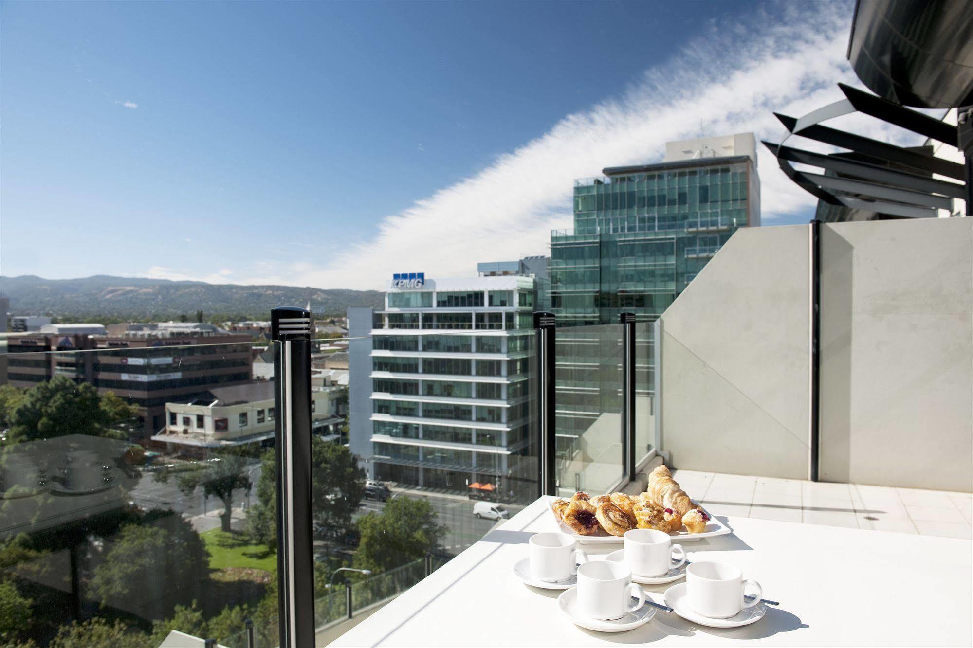 Hotel Mantra Hindmarsh Square Adelaida Exterior foto